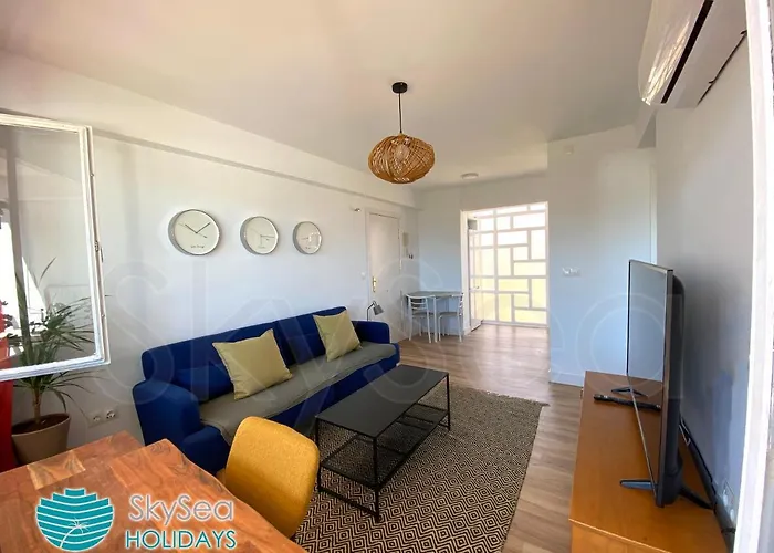 Апартаменты Skyseaholidays Centro *