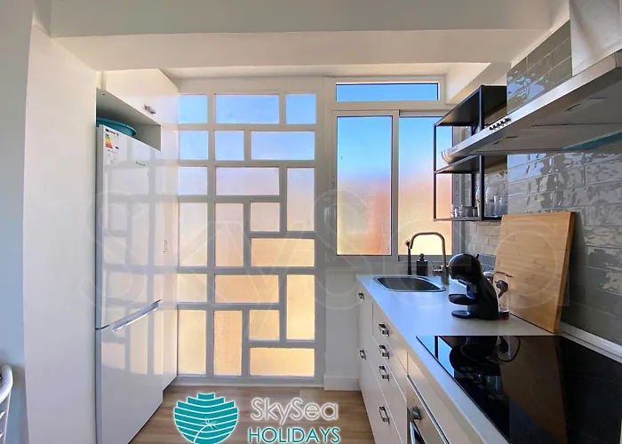 Апартаменты Skyseaholidays Centro